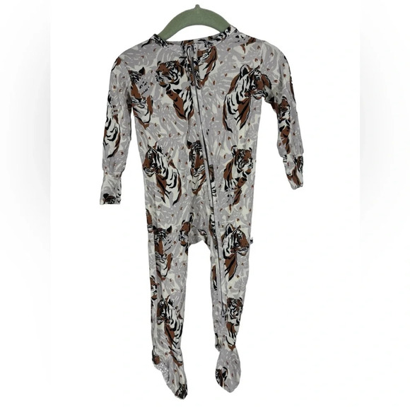 Bungalow Baby Tiger one piece romper with feet bamboo 6-9 months - Picture 1 of 4